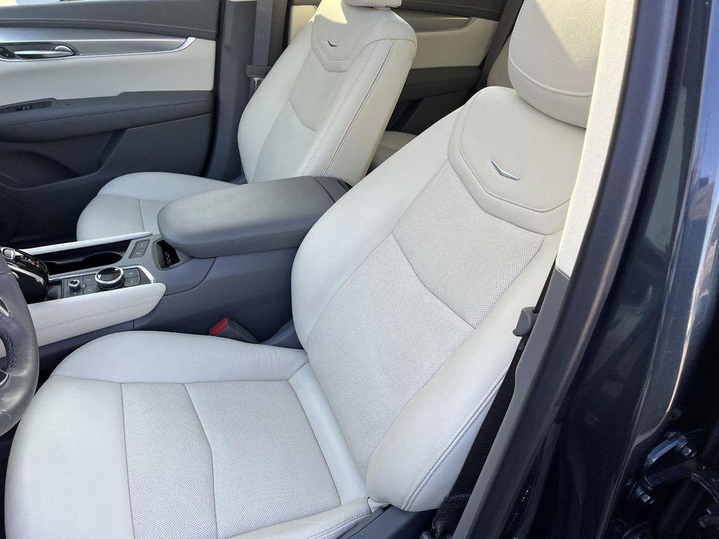 used 2021 Cadillac XT5 car, priced at $30,990