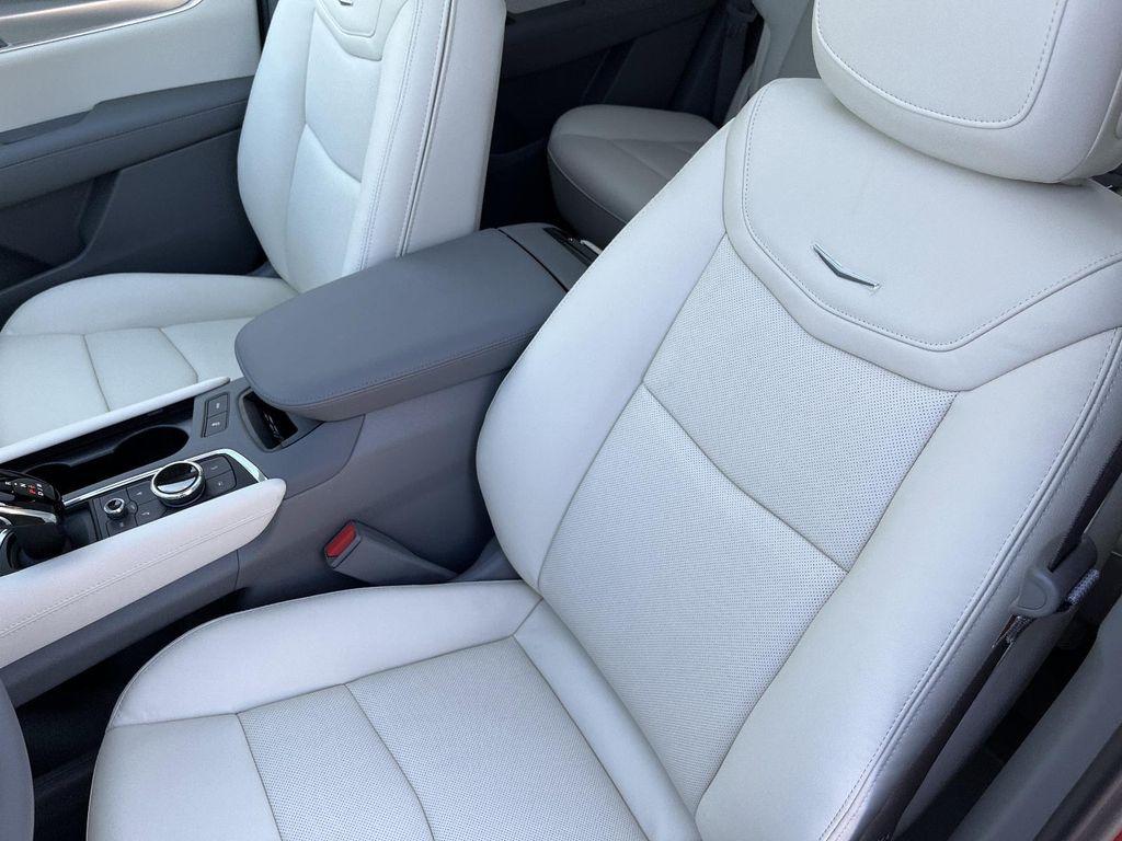 new 2026 Cadillac XT5 car, priced at $60,695