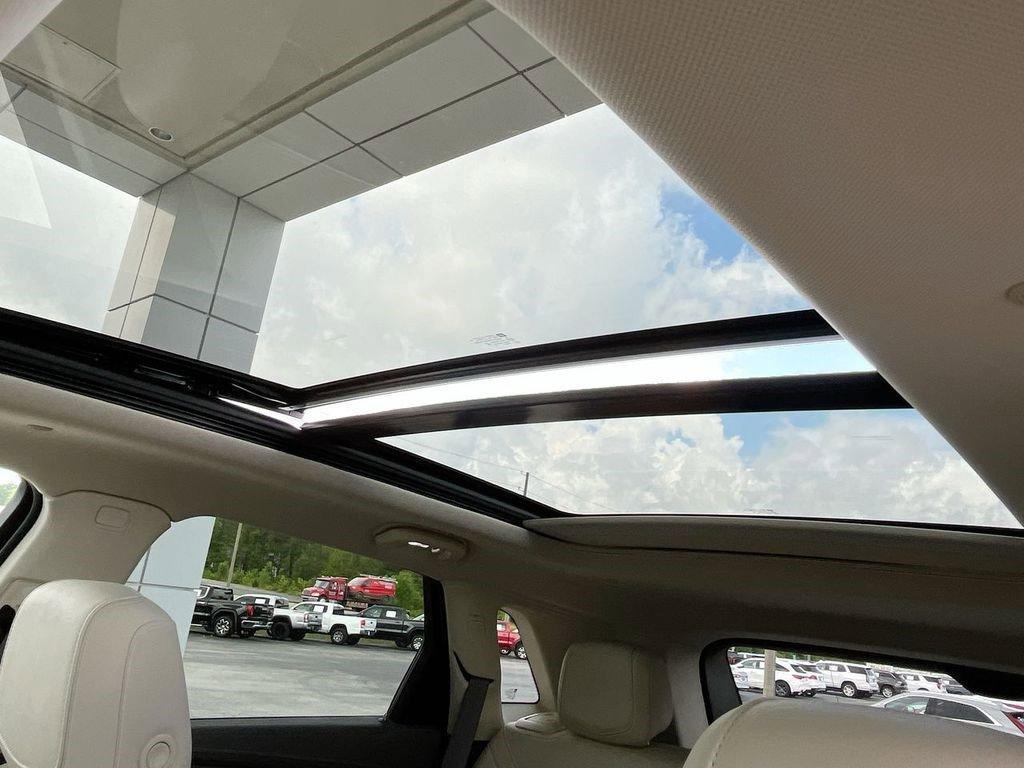 new 2025 Cadillac XT5 car, priced at $53,065