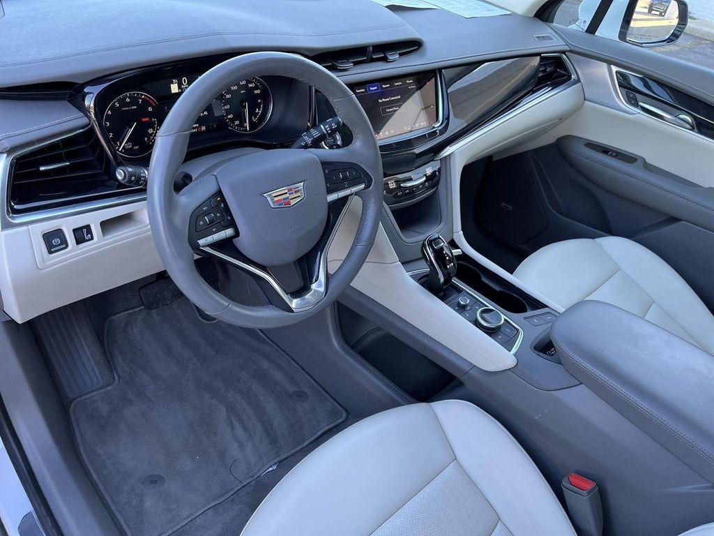 used 2025 Cadillac XT6 car, priced at $48,779