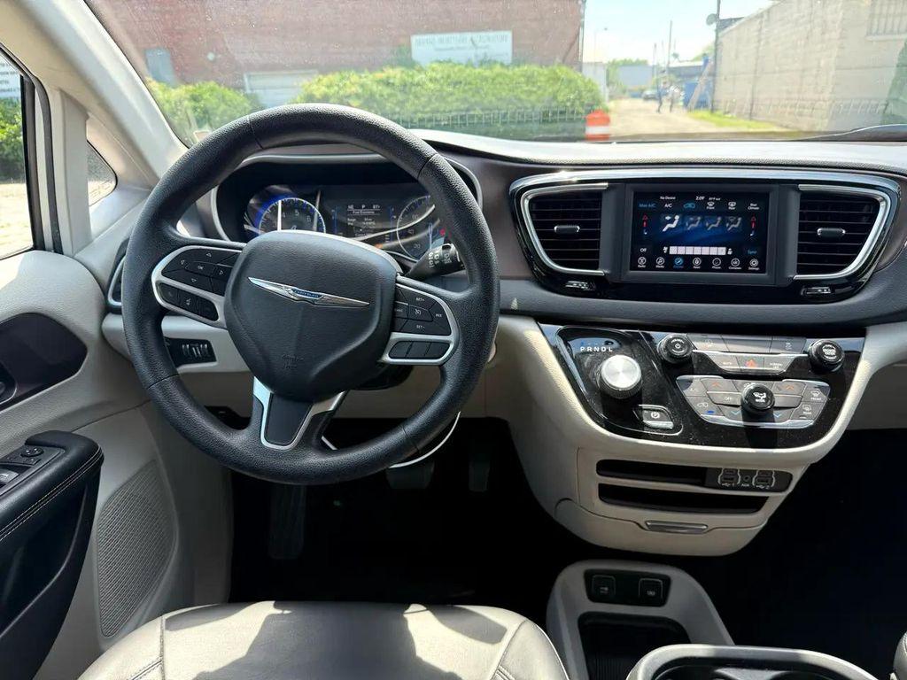 2021 Billet Silver Metallic Clearcoat Chrysler Voyager