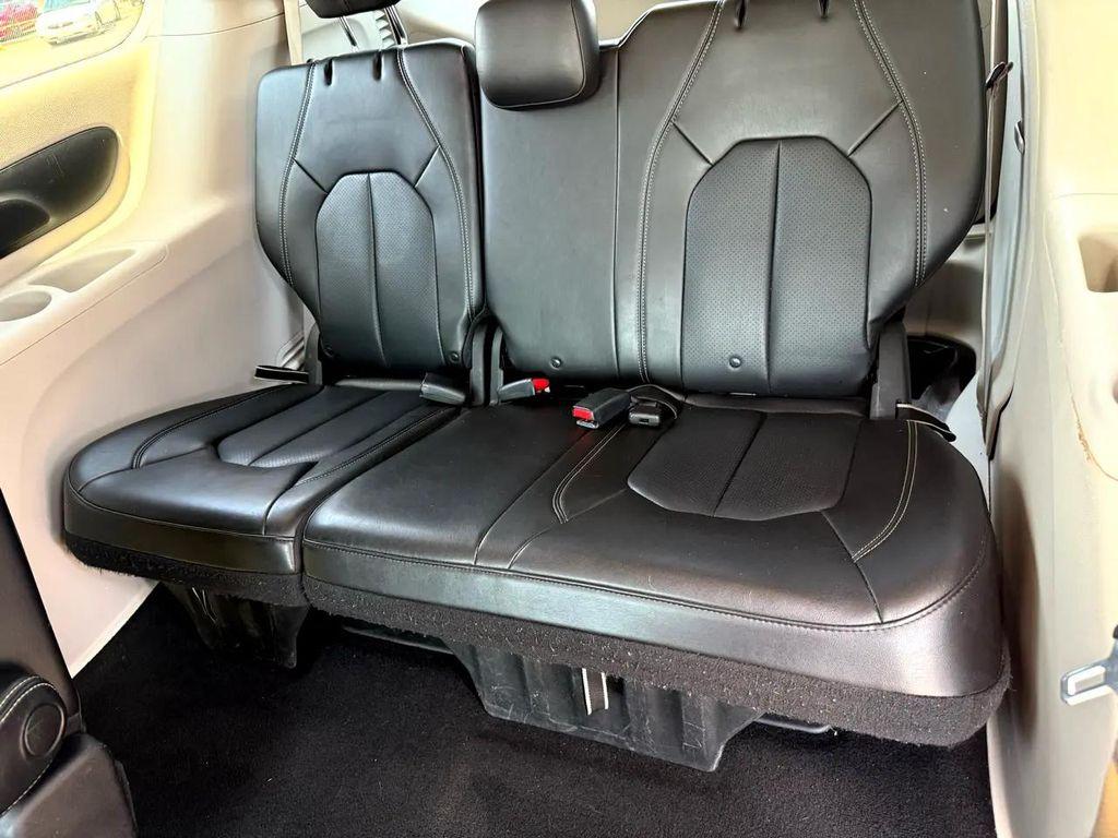 2021 Billet Silver Metallic Clearcoat Chrysler Voyager