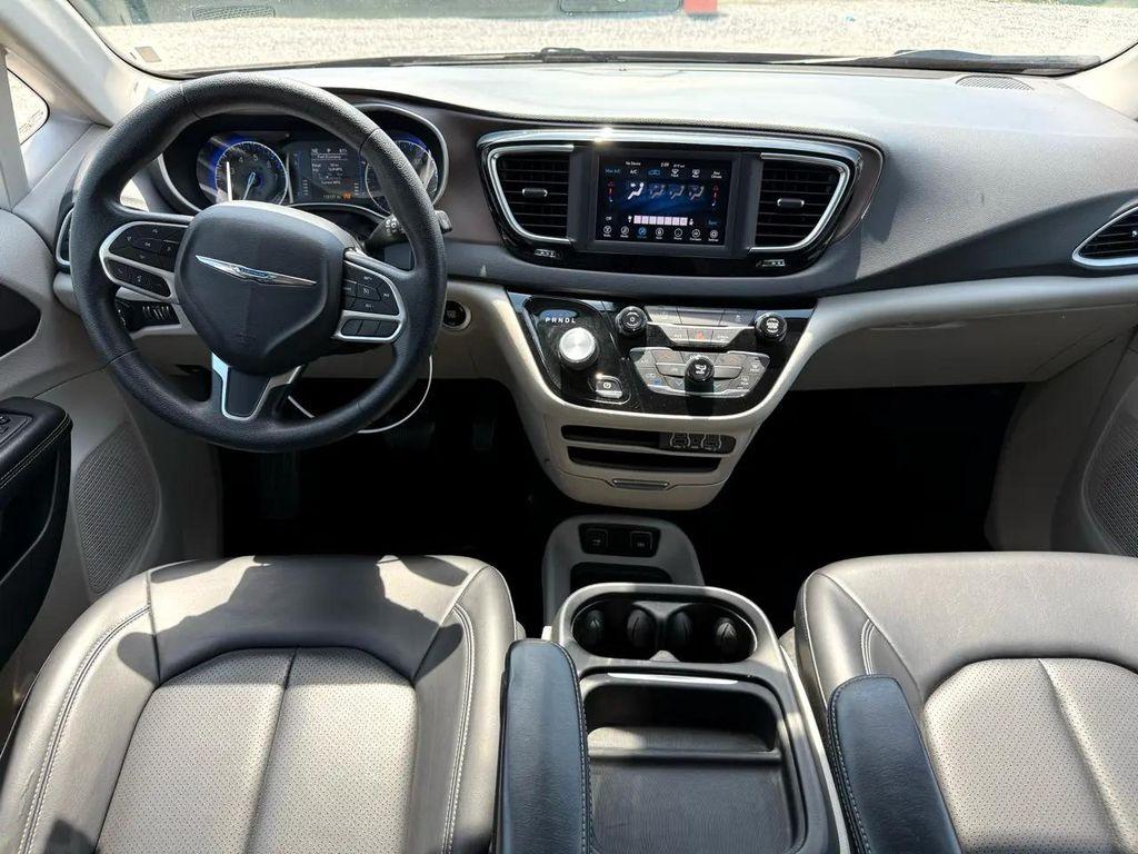 2021 Billet Silver Metallic Clearcoat Chrysler Voyager