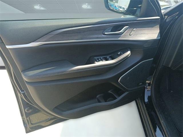 new 2023 Jeep Grand Cherokee car, priced at $45,994