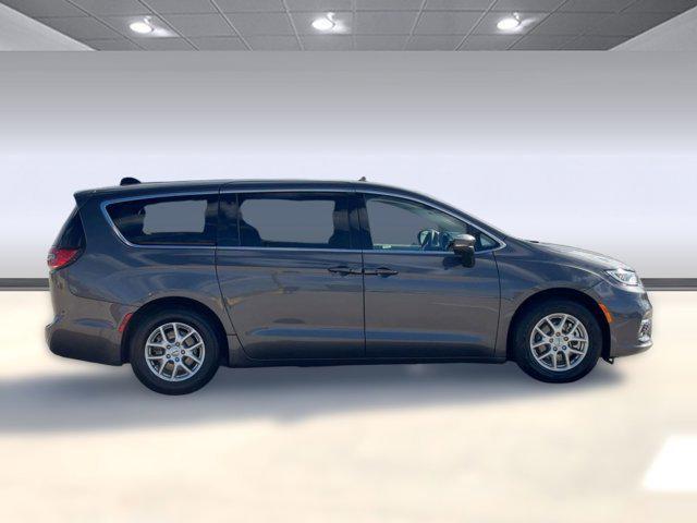 used 2023 Chrysler Pacifica car, priced at $24,999
