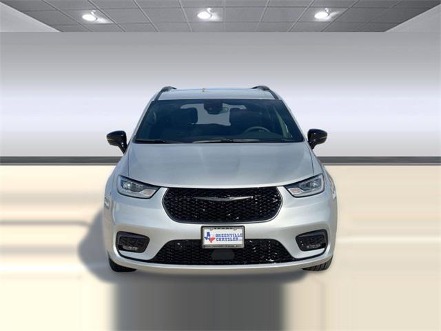 new 2026 Chrysler Pacifica car, priced at $39,491
