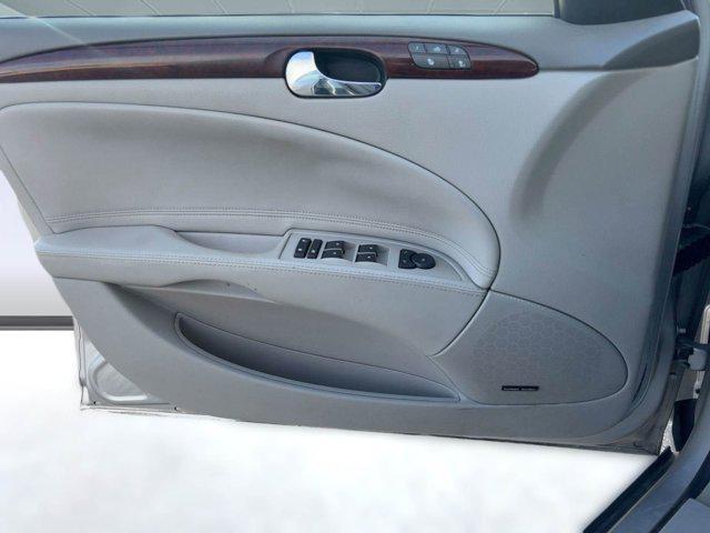 used 2007 Buick Lucerne car, priced at $3,777