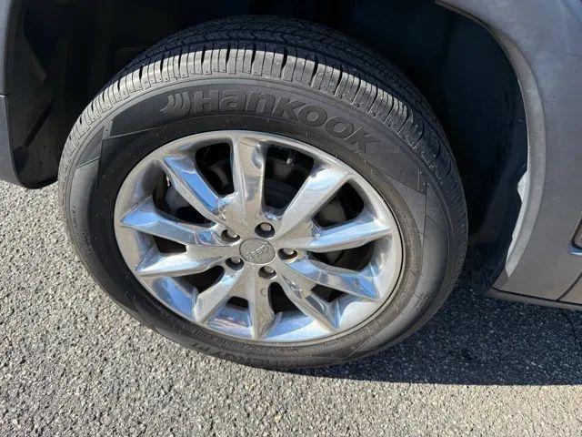 used 2014 Jeep Cherokee car, priced at $10,380