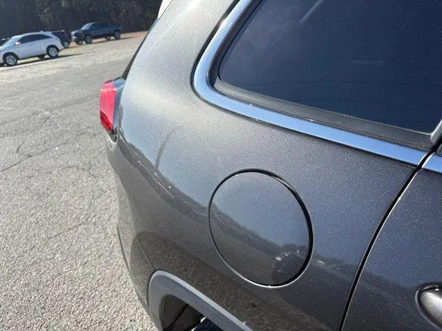 used 2014 Jeep Cherokee car, priced at $10,380