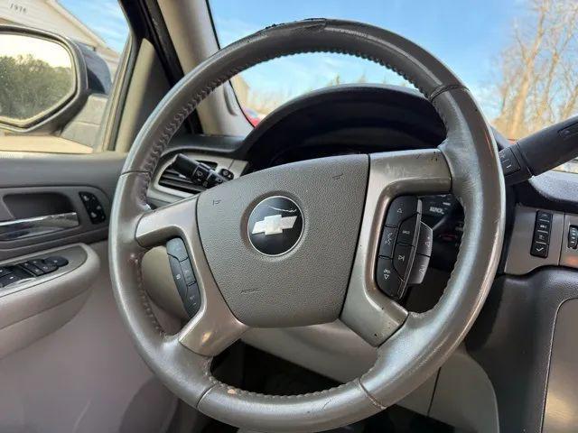 used 2009 Chevrolet Avalanche car, priced at $11,950