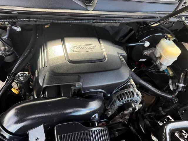 used 2009 Chevrolet Avalanche car, priced at $11,950