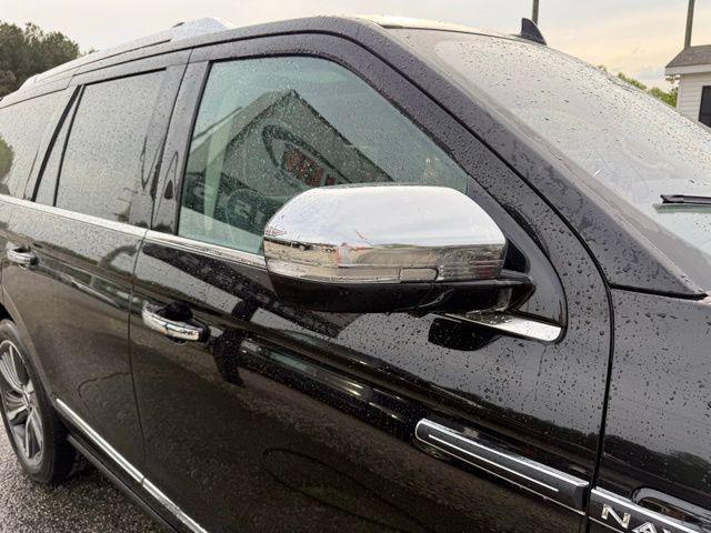 used 2019 Lincoln Navigator car, priced at $31,198