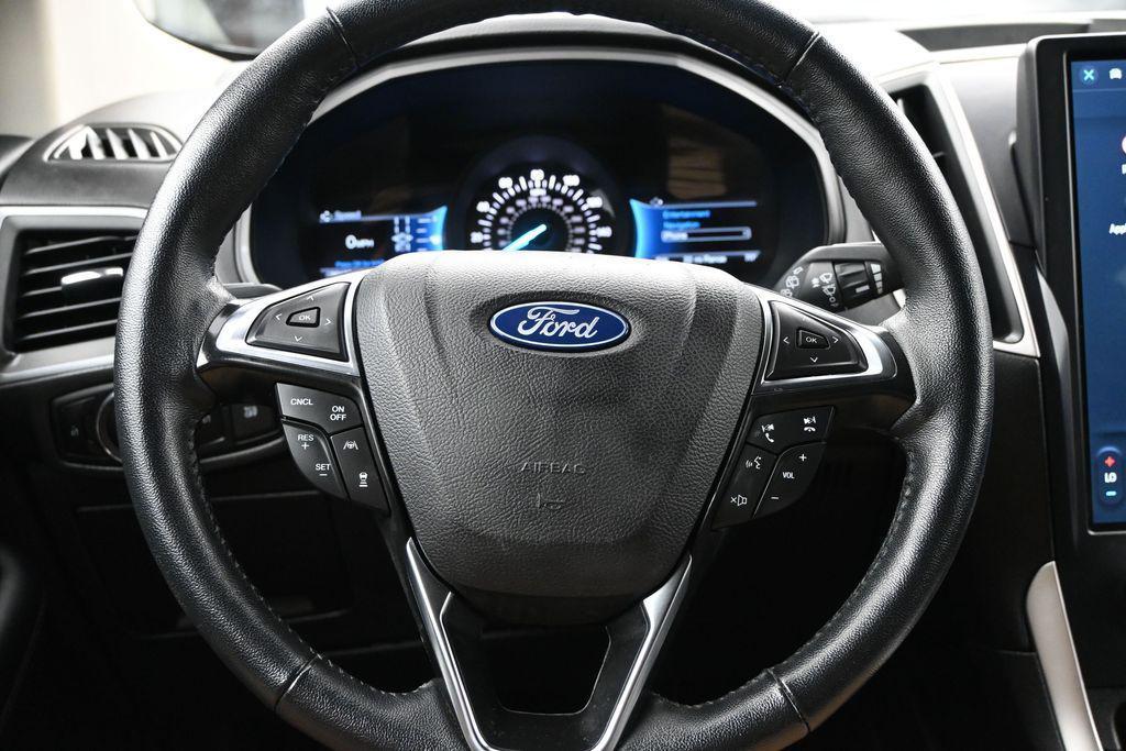 used 2024 Ford Edge car, priced at $26,900