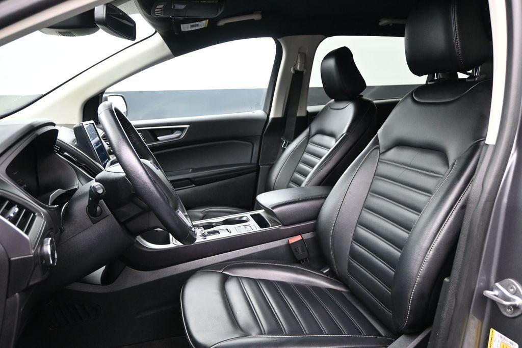 used 2024 Ford Edge car, priced at $26,900
