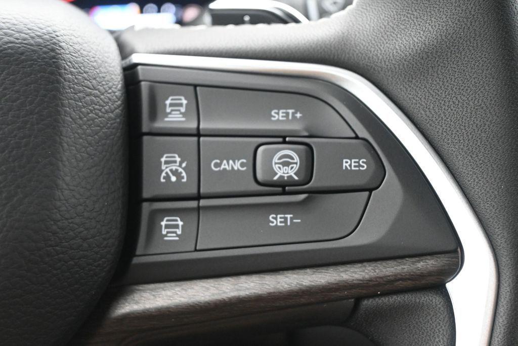 new 2026 Jeep Grand Cherokee car, priced at $41,855