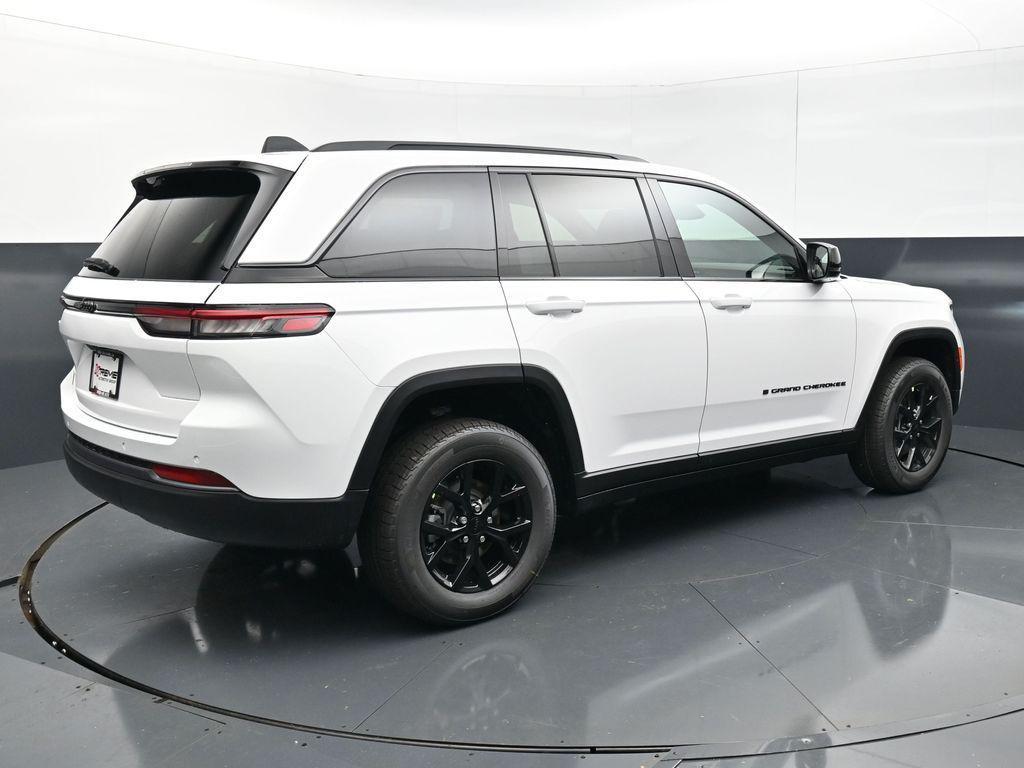 new 2026 Jeep Grand Cherokee car, priced at $41,855