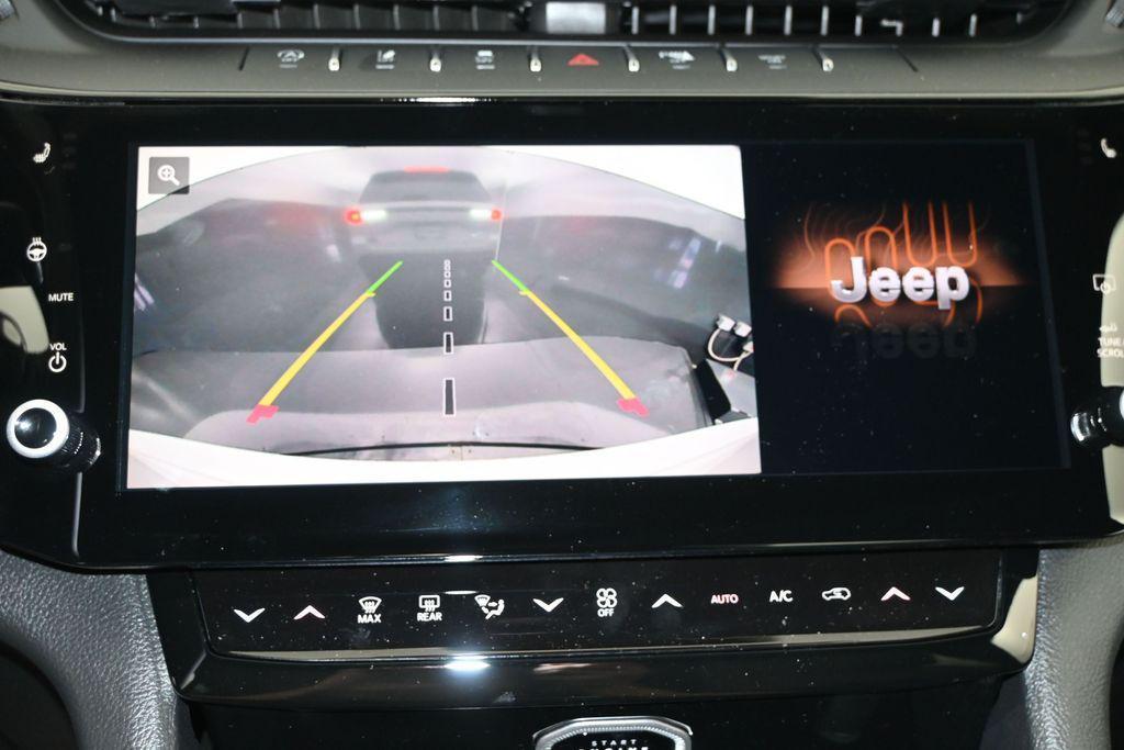 new 2026 Jeep Grand Cherokee car, priced at $41,855