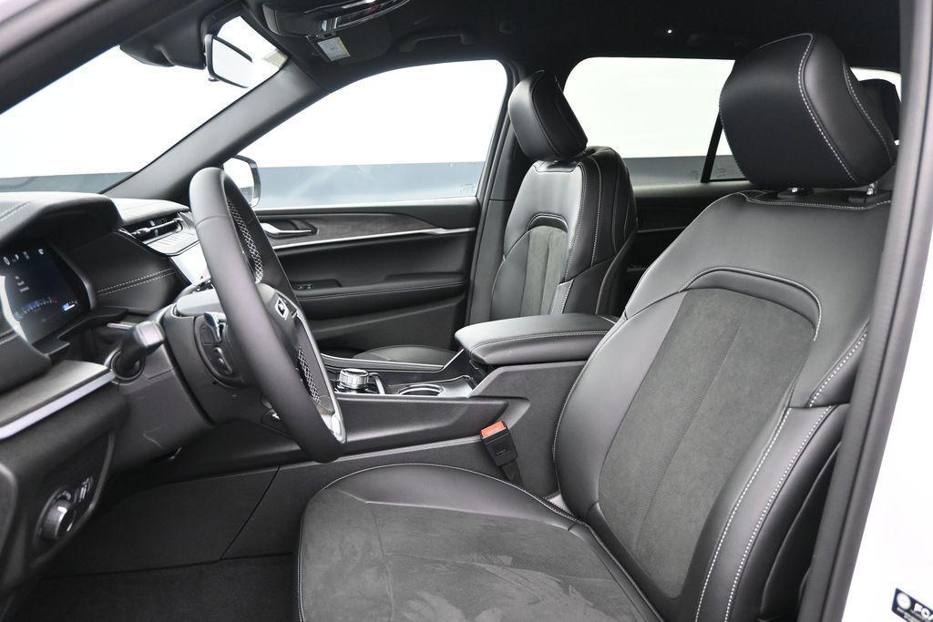new 2026 Jeep Grand Cherokee car, priced at $41,855
