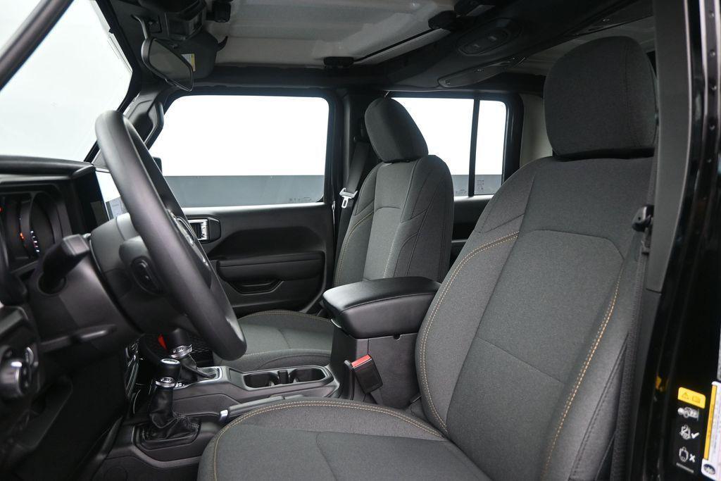 new 2026 Jeep Gladiator car, priced at $38,650