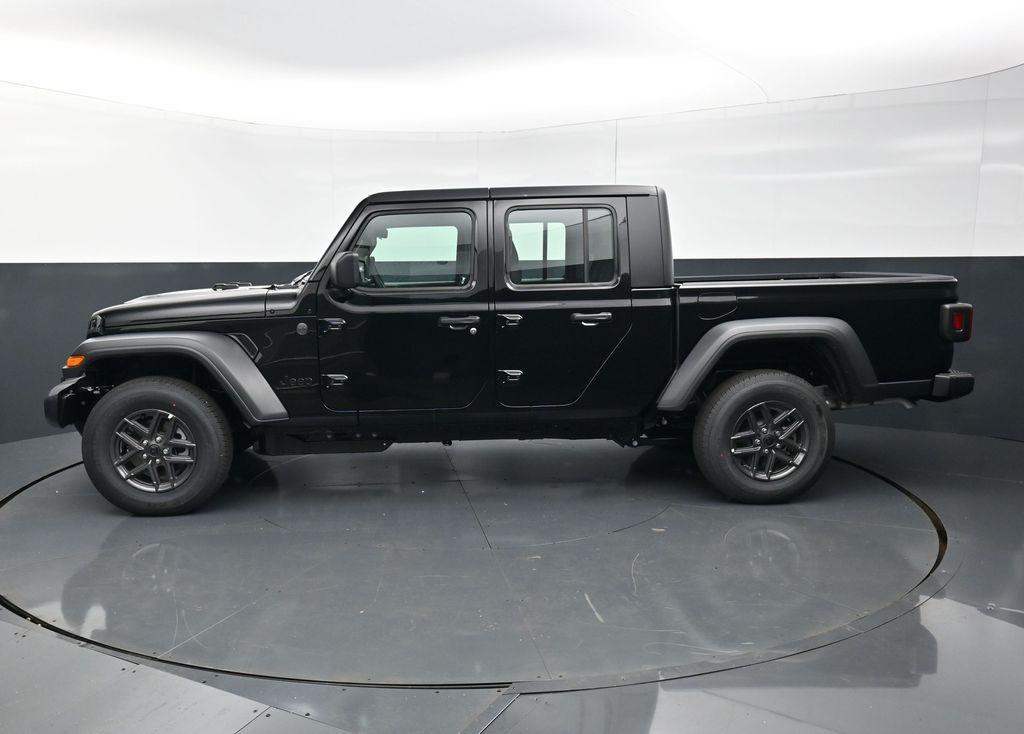 new 2026 Jeep Gladiator car, priced at $38,650