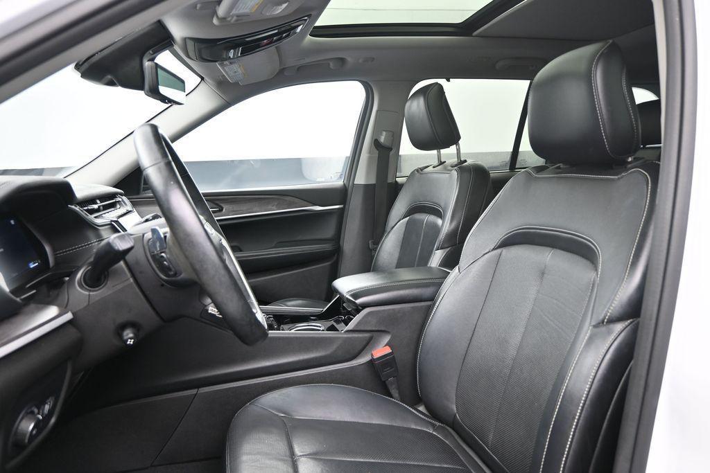 used 2022 Jeep Grand Cherokee car, priced at $26,000