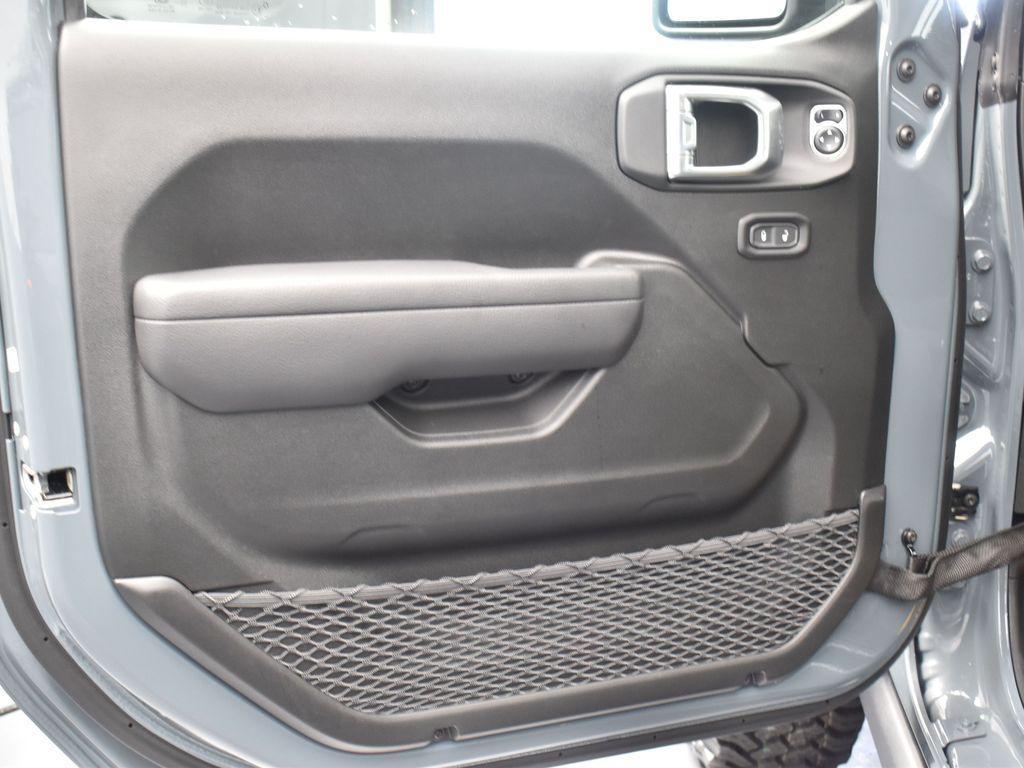 new 2026 Jeep Wrangler car, priced at $45,985