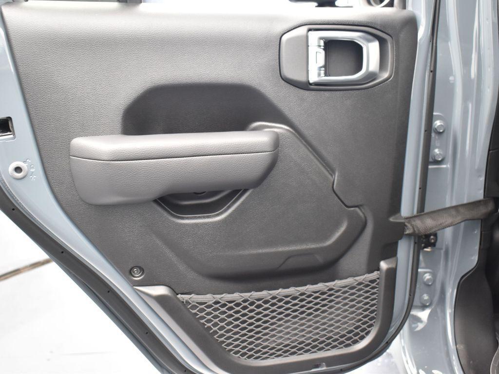 new 2026 Jeep Gladiator car, priced at $46,675