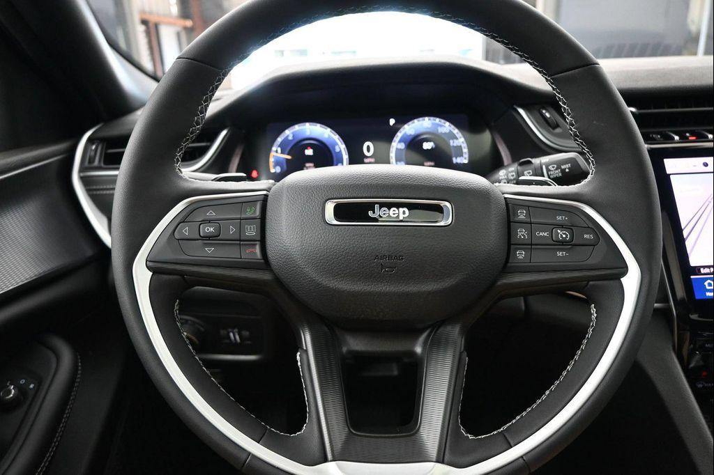 new 2027 Jeep Grand Cherokee car, priced at $39,510