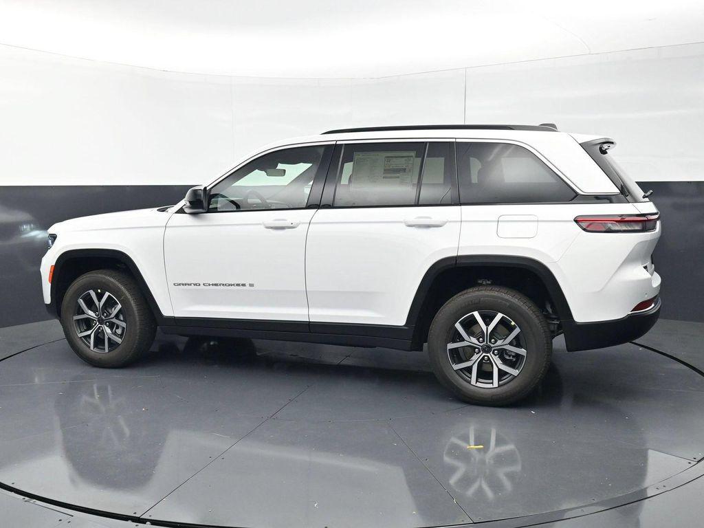 new 2027 Jeep Grand Cherokee car, priced at $39,510