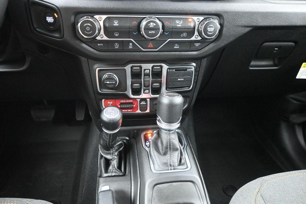 new 2026 Jeep Gladiator car, priced at $48,930