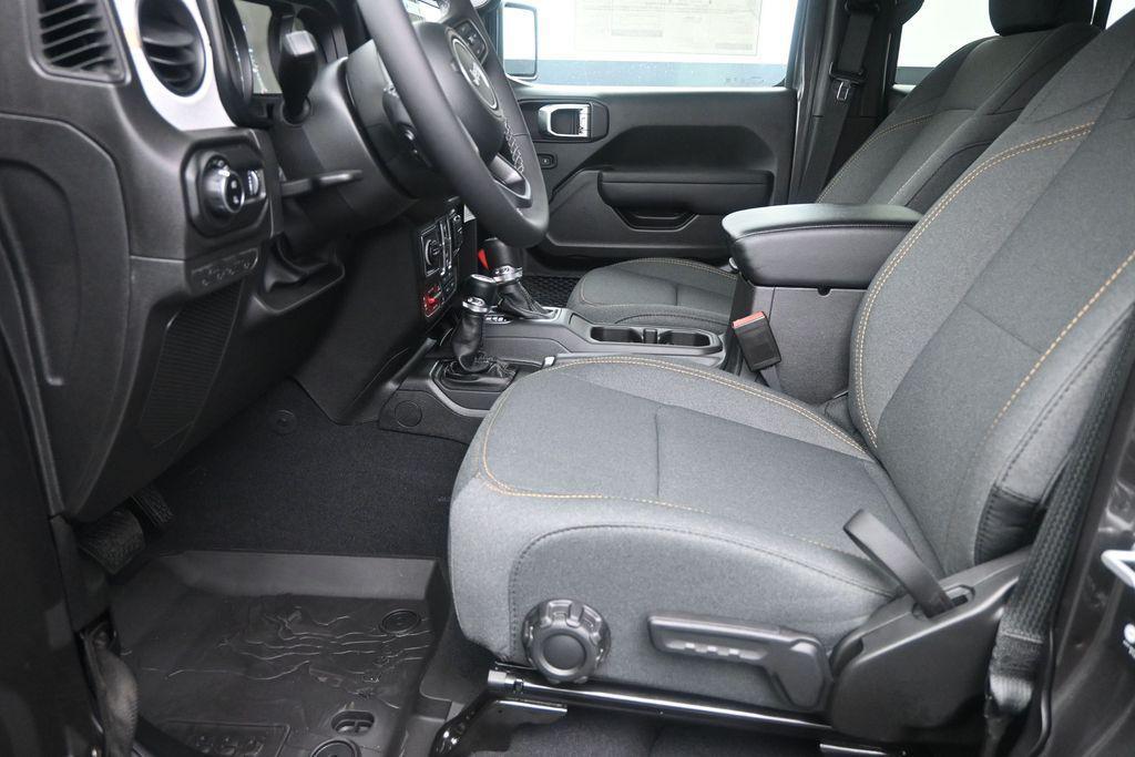new 2026 Jeep Gladiator car, priced at $48,930