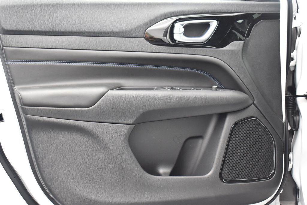 new 2026 Jeep Compass car, priced at $28,095
