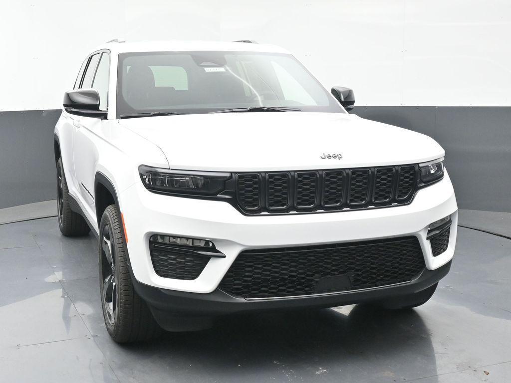 new 2025 Jeep Grand Cherokee car, priced at $35,125