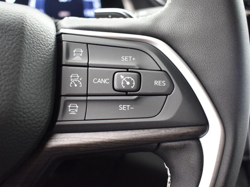 new 2025 Jeep Grand Cherokee car, priced at $35,125