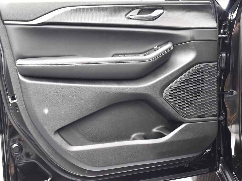 new 2026 Jeep Grand Cherokee car, priced at $36,330