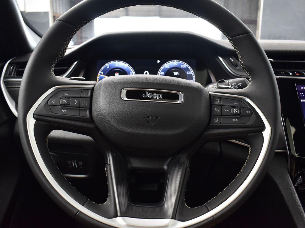 new 2026 Jeep Grand Cherokee car, priced at $36,330