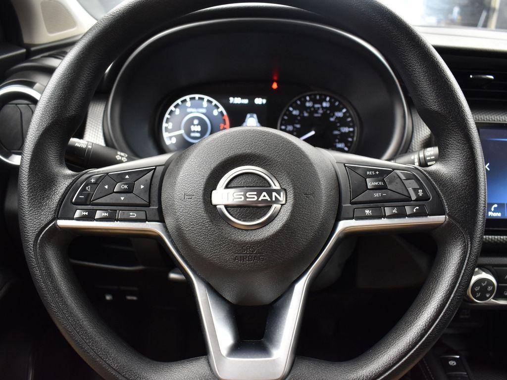 used 2023 Nissan Kicks car