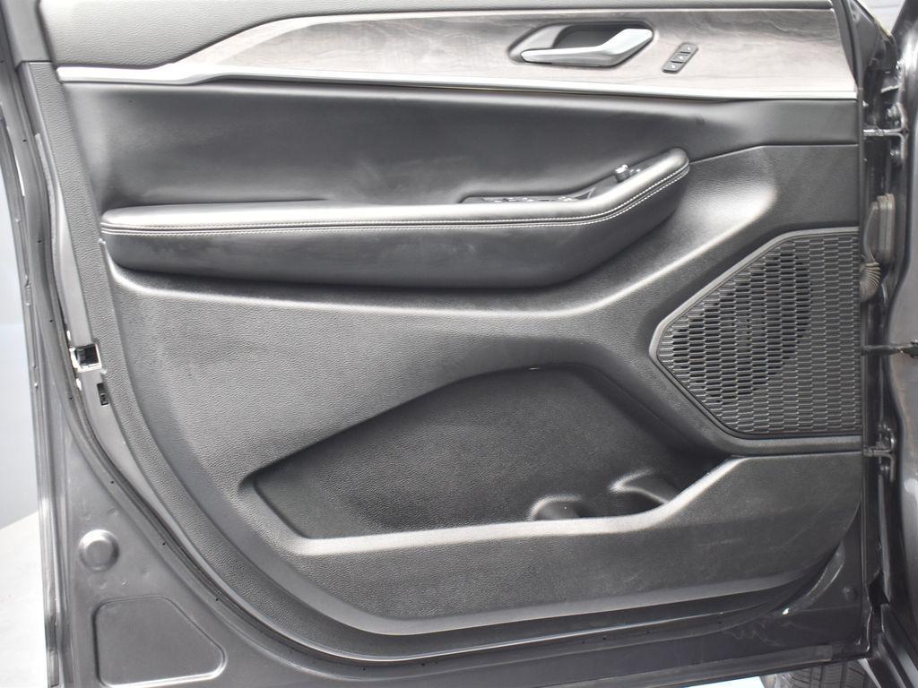 used 2024 Jeep Grand Cherokee L car, priced at $30,700