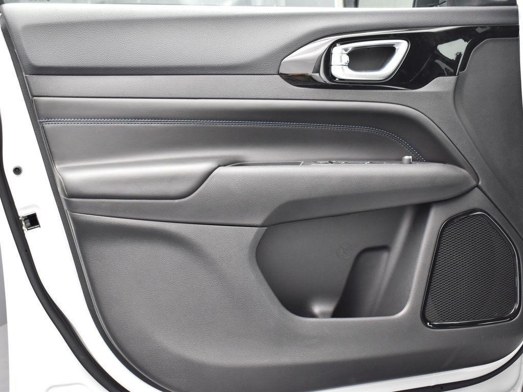 new 2026 Jeep Compass car, priced at $29,985