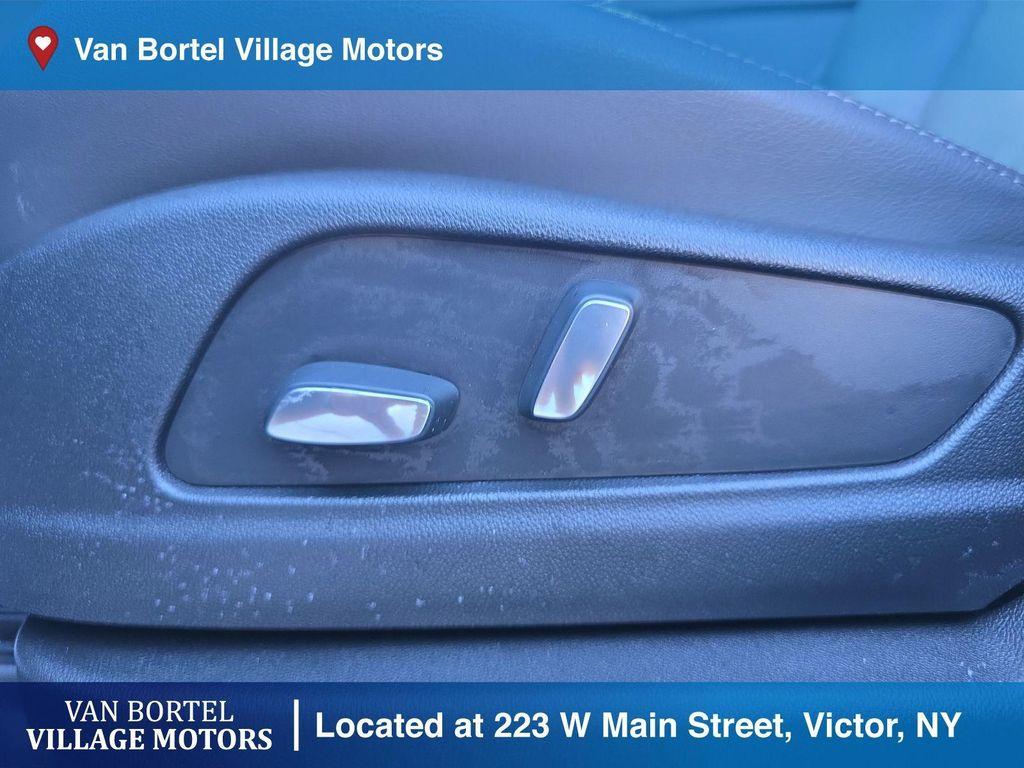 used 2021 Cadillac XT5 car, priced at $25,500