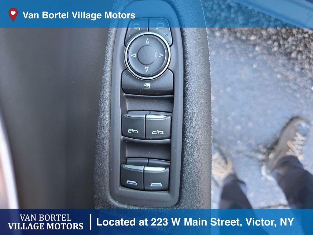 used 2021 Cadillac XT5 car, priced at $25,500