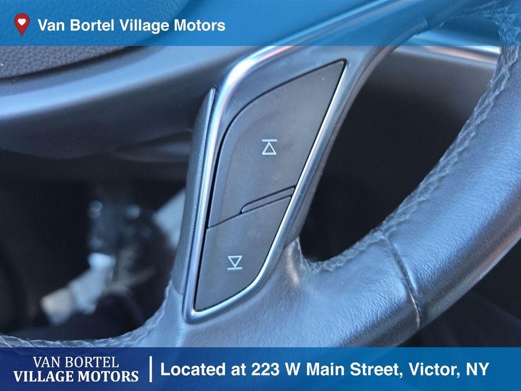 used 2021 Cadillac XT5 car, priced at $25,500