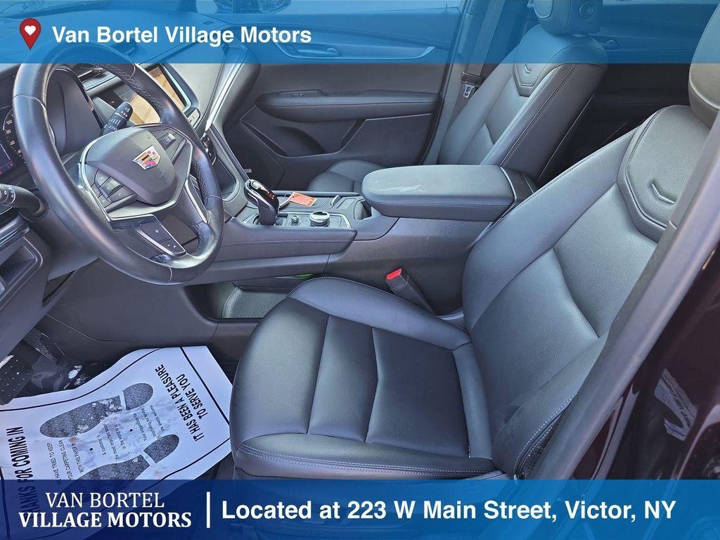 used 2021 Cadillac XT5 car, priced at $25,500