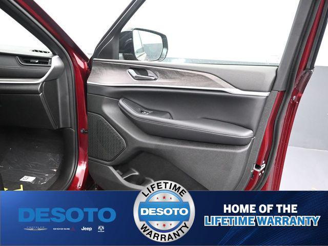 new 2026 Jeep Grand Cherokee car, priced at $42,911