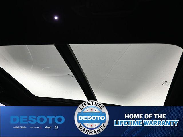 new 2026 Jeep Grand Cherokee car, priced at $44,495