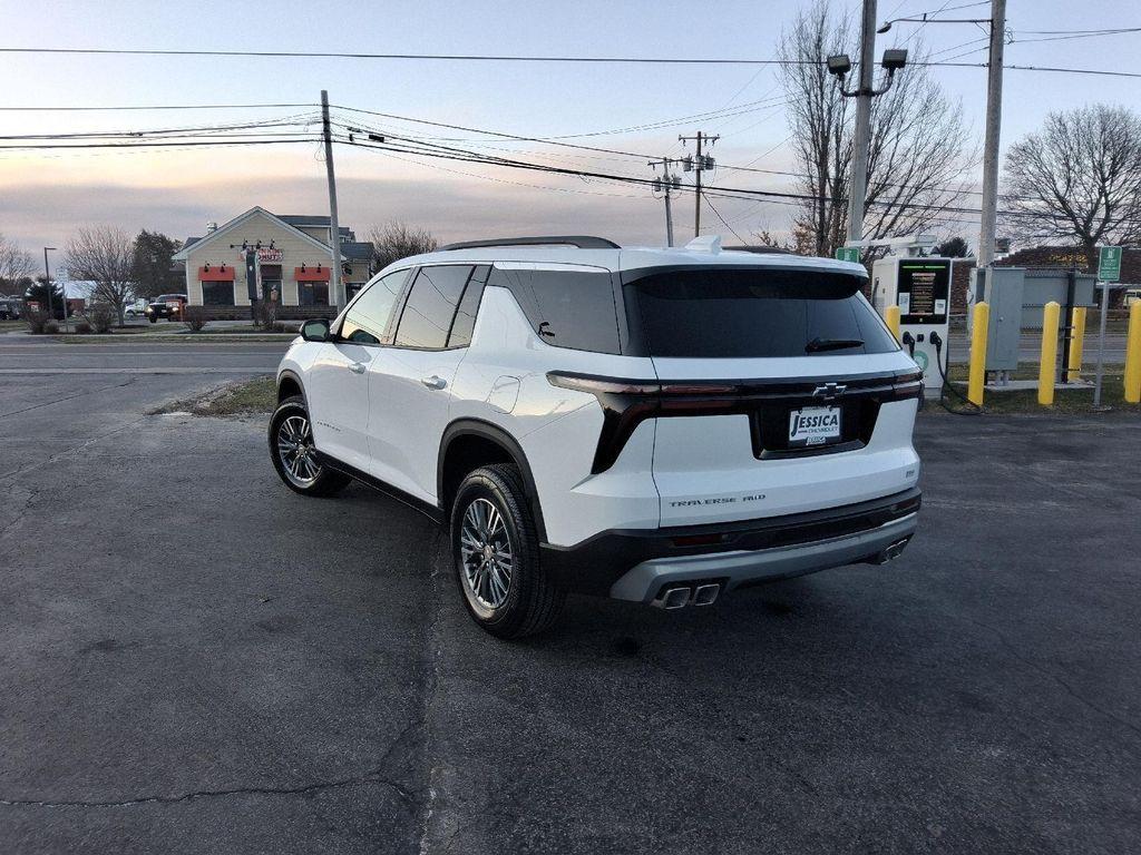 new 2026 Chevrolet Traverse car, priced at $47,315