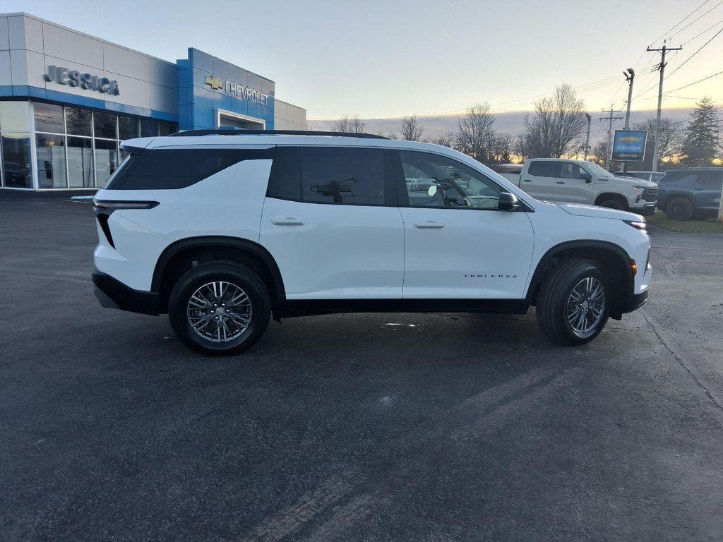 new 2026 Chevrolet Traverse car, priced at $47,315