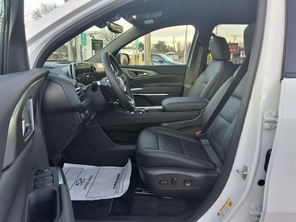 new 2026 Chevrolet Traverse car, priced at $47,315