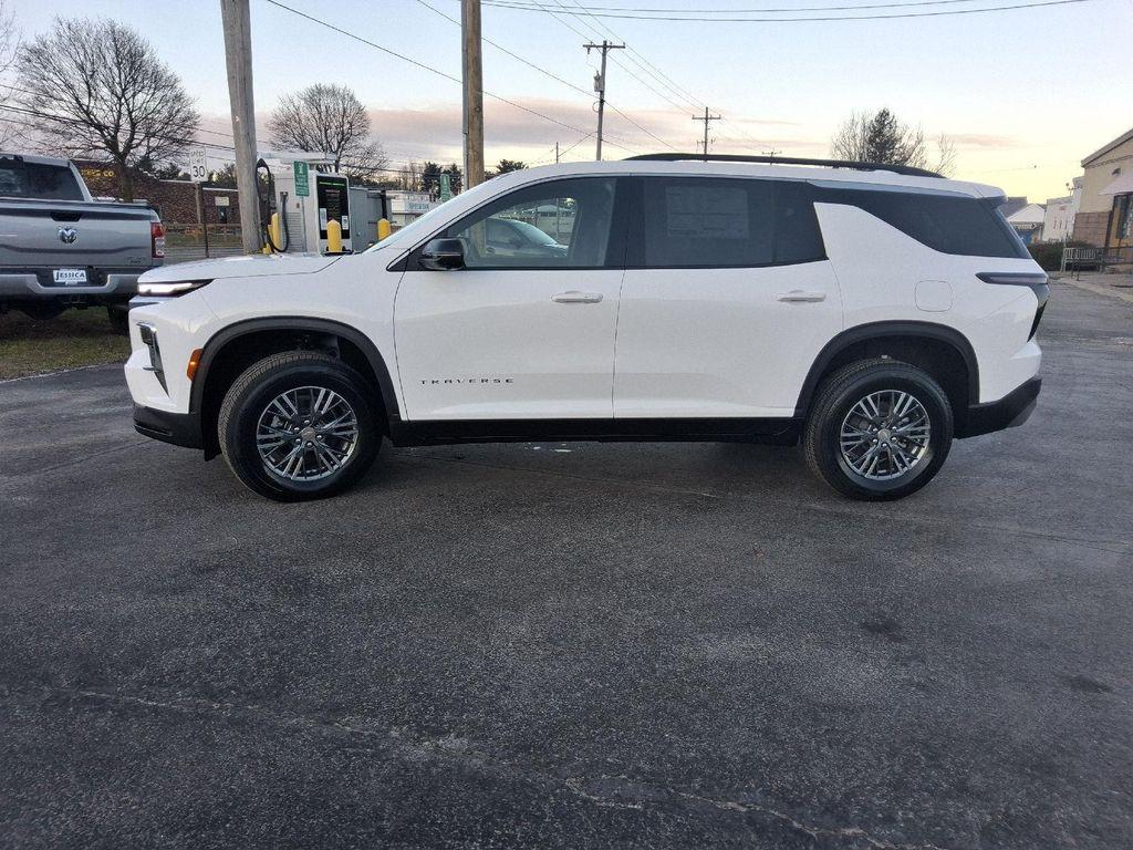 new 2026 Chevrolet Traverse car, priced at $47,315