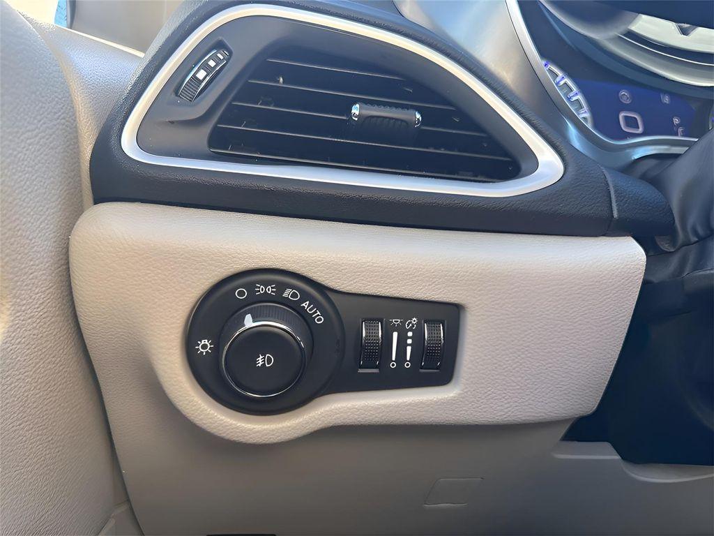 used 2024 Chrysler Pacifica car, priced at $27,775